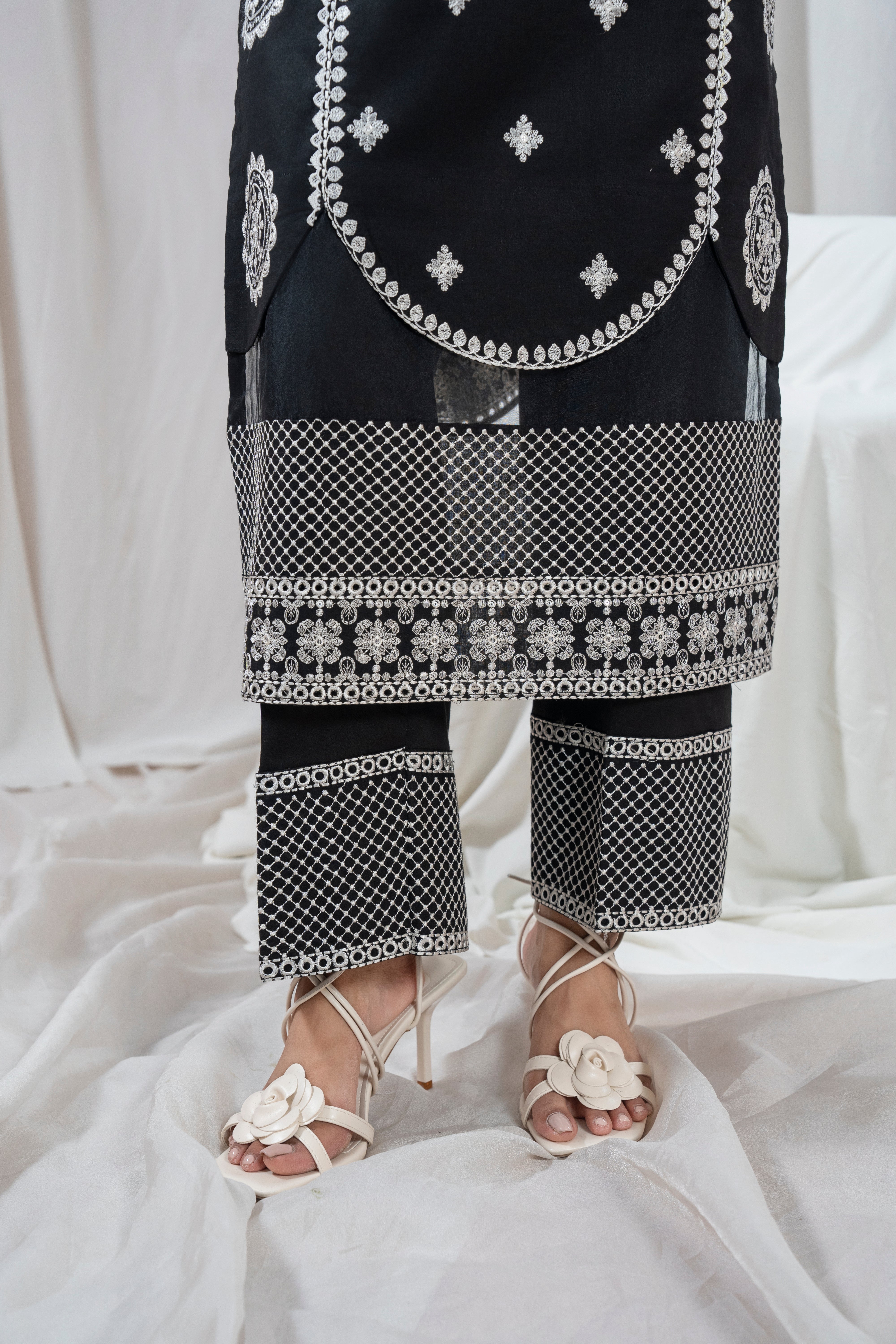 Zoya Zafar Stitched 2 Piece Cotton Collection'2025-Qalamkar Art