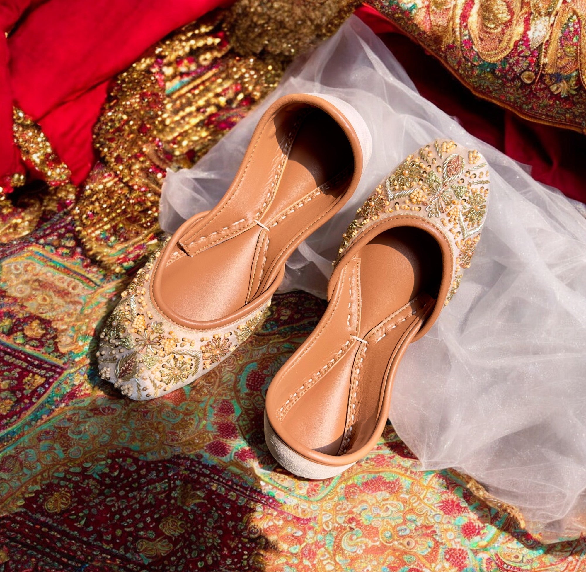 Taupe khussas juttis