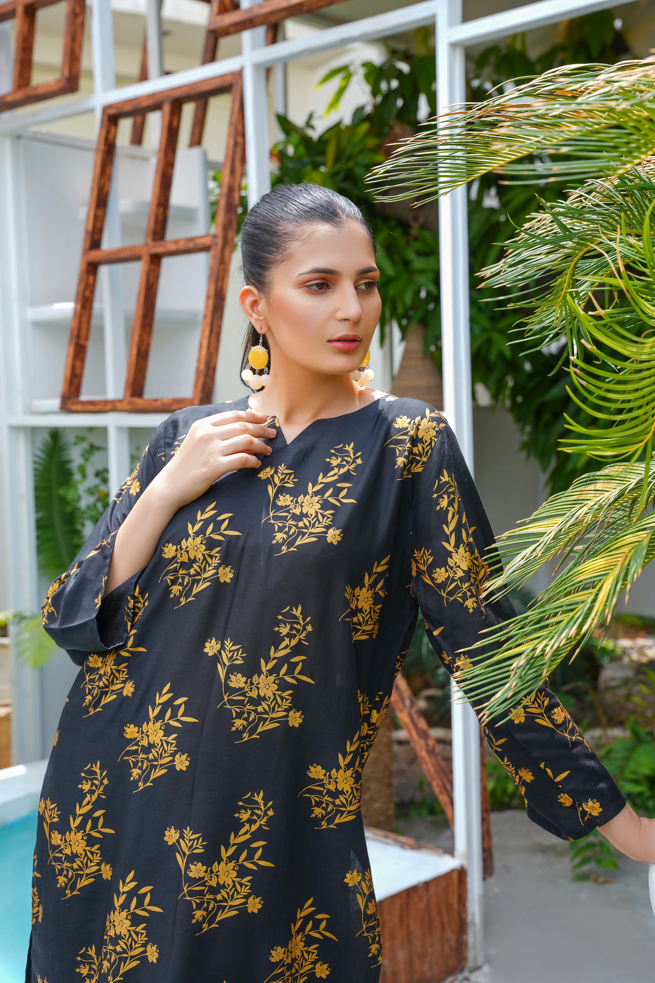 Zaib E Hoor Camellia 2Pcs Stitched Suit