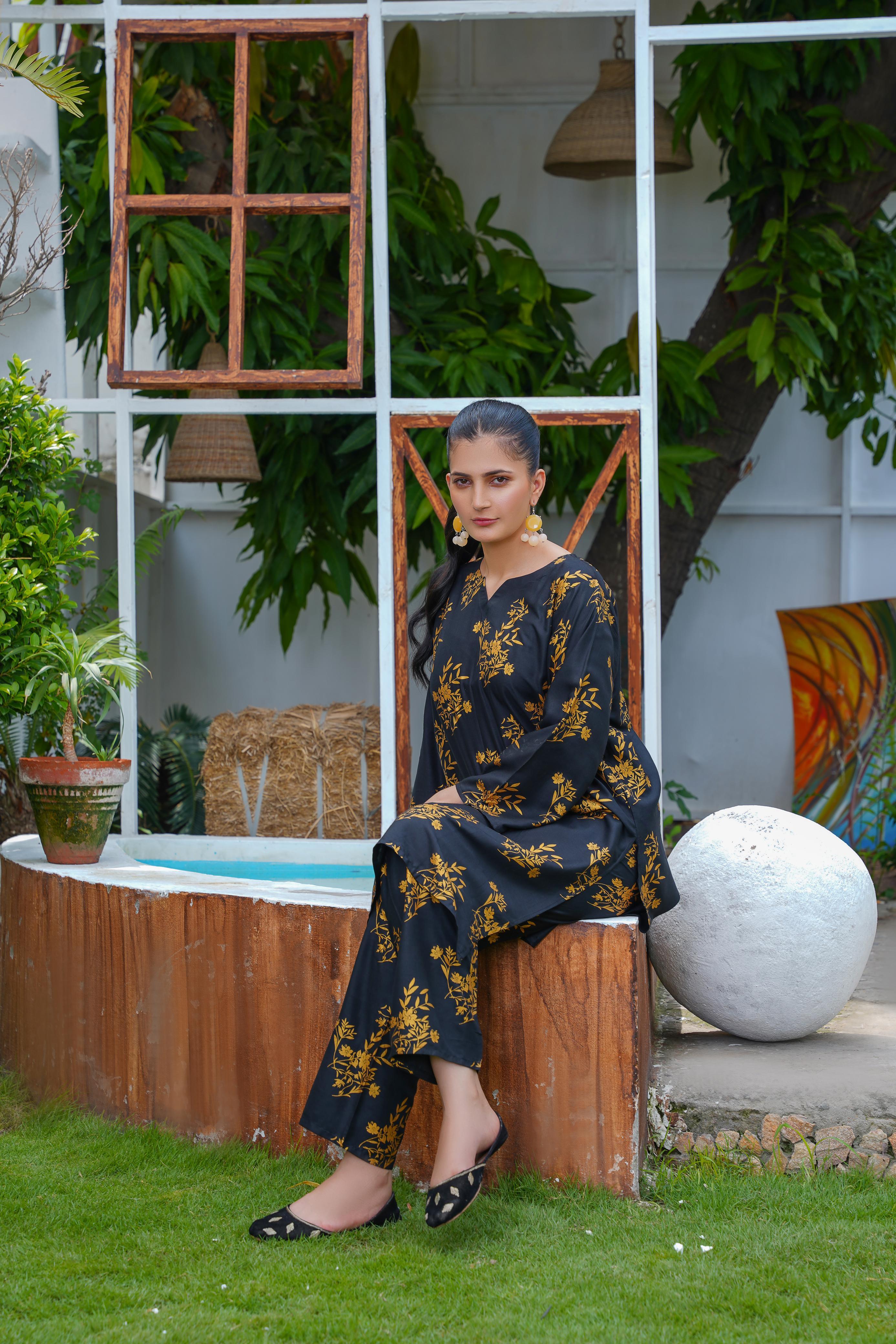 Zaib E Hoor Camellia 2Pcs Stitched Suit