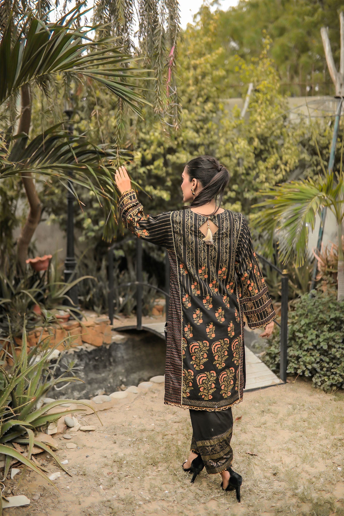 Libaas E Khaas By Yusra Ansari Stitched Summer Collection'2025-Mookosh-yed-03
