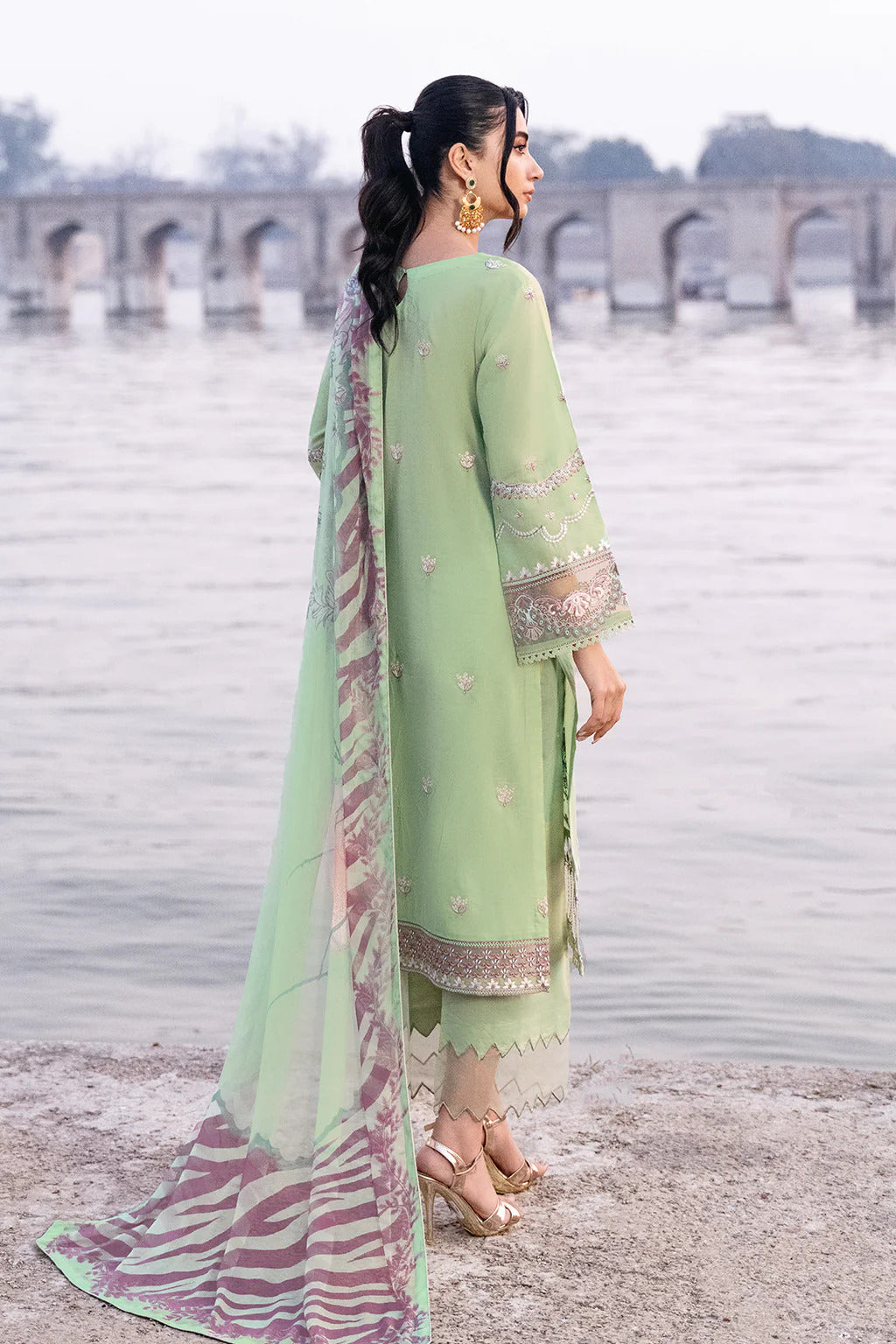 Andaaz by Ramsha Unstitched 3 Piece Luxury Lawn Vol-06 Collection'2023-Z-609