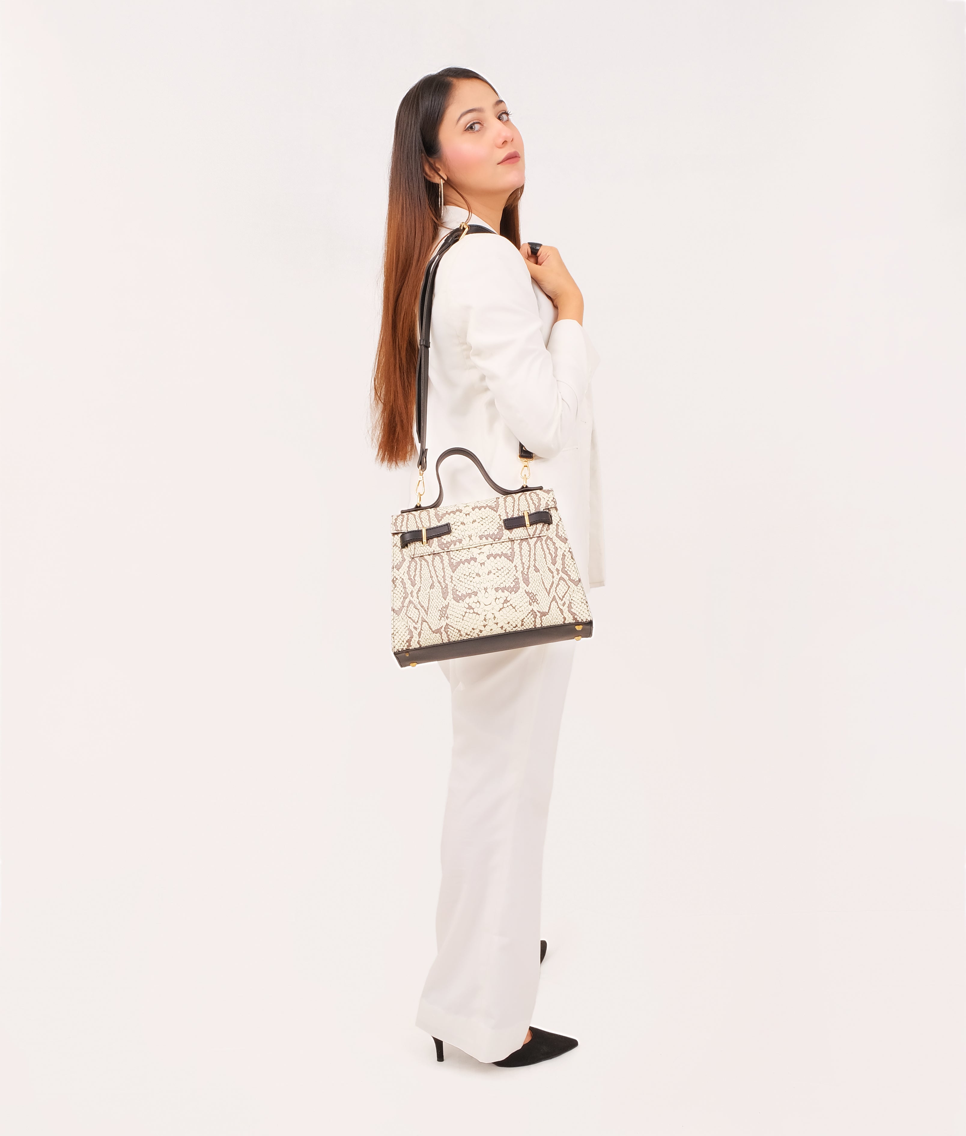 RTW Creation - Black and white crocodile cross-body bag with top-handle