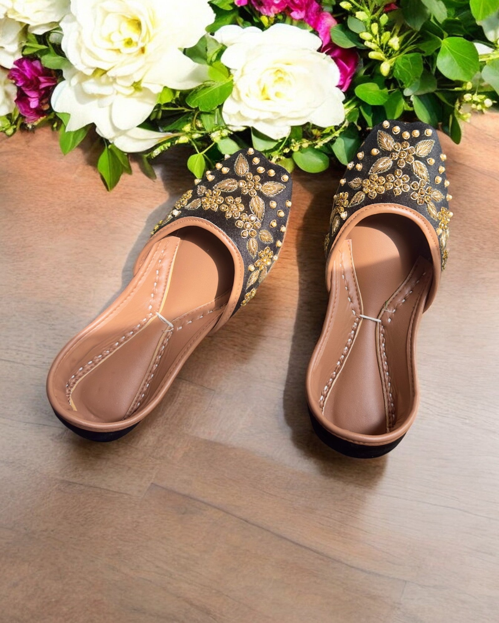 black jutti flats