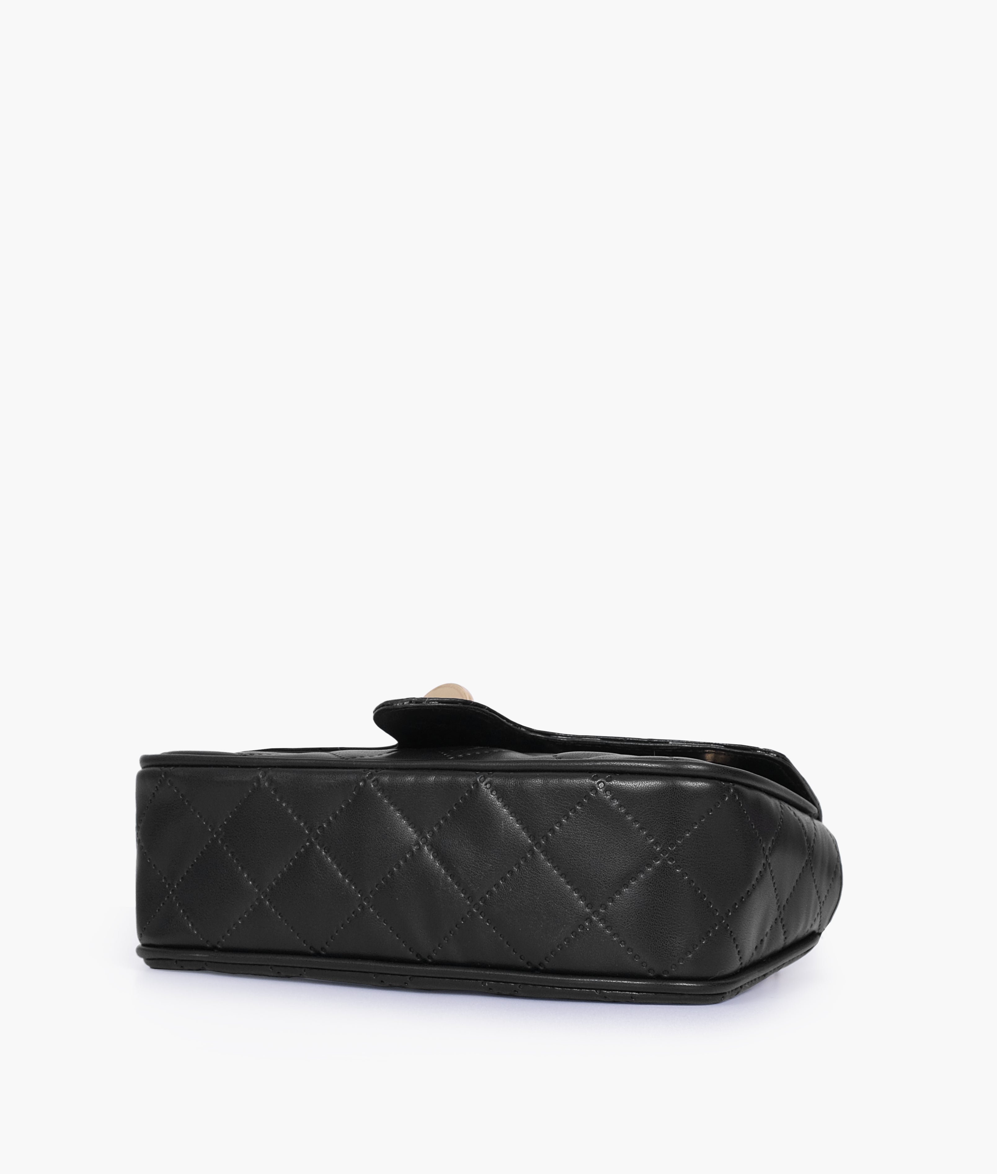 RTW Creation - Black quilted small shoulder bag with chain
