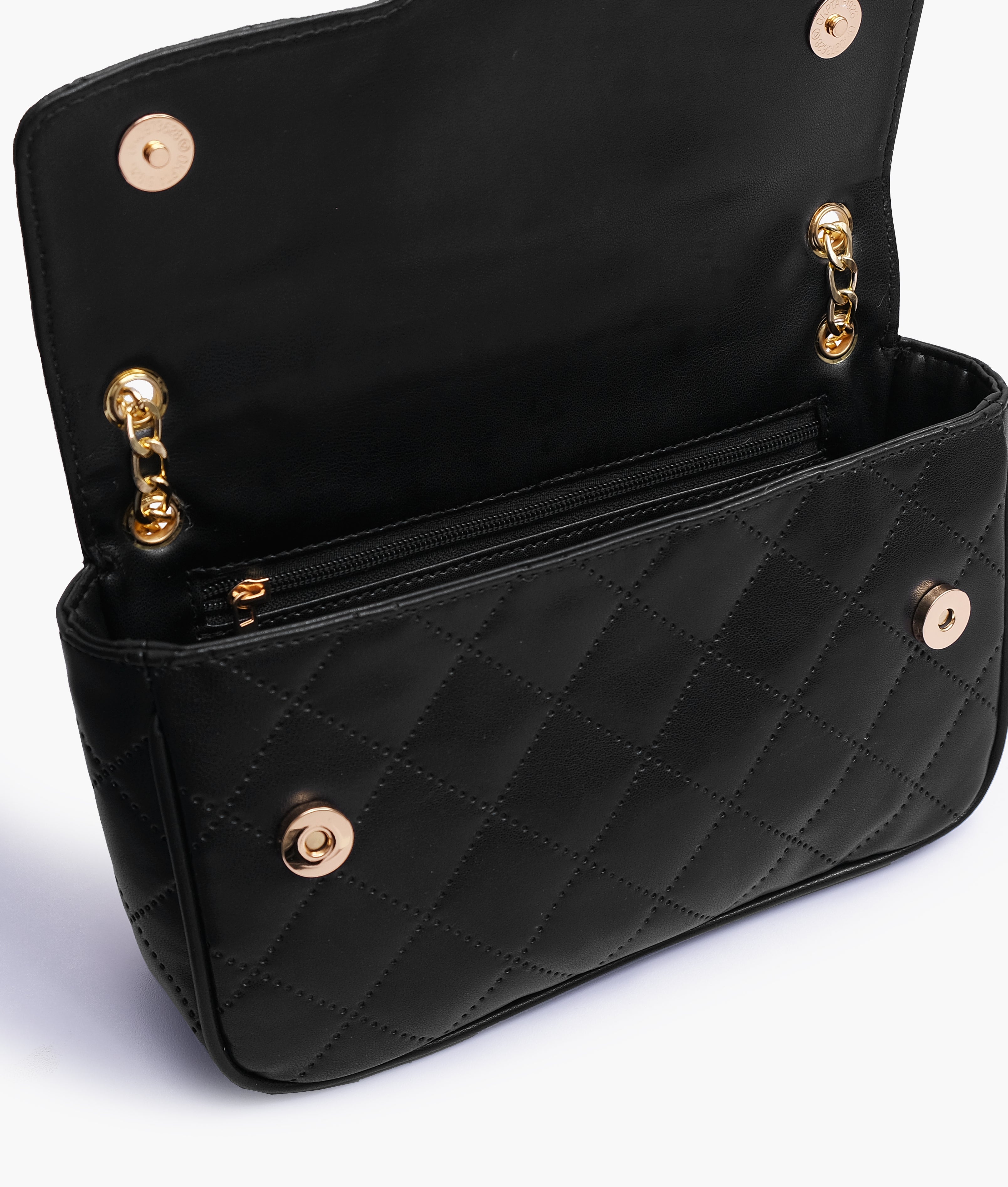 RTW Creation - Black quilted small shoulder bag with chain