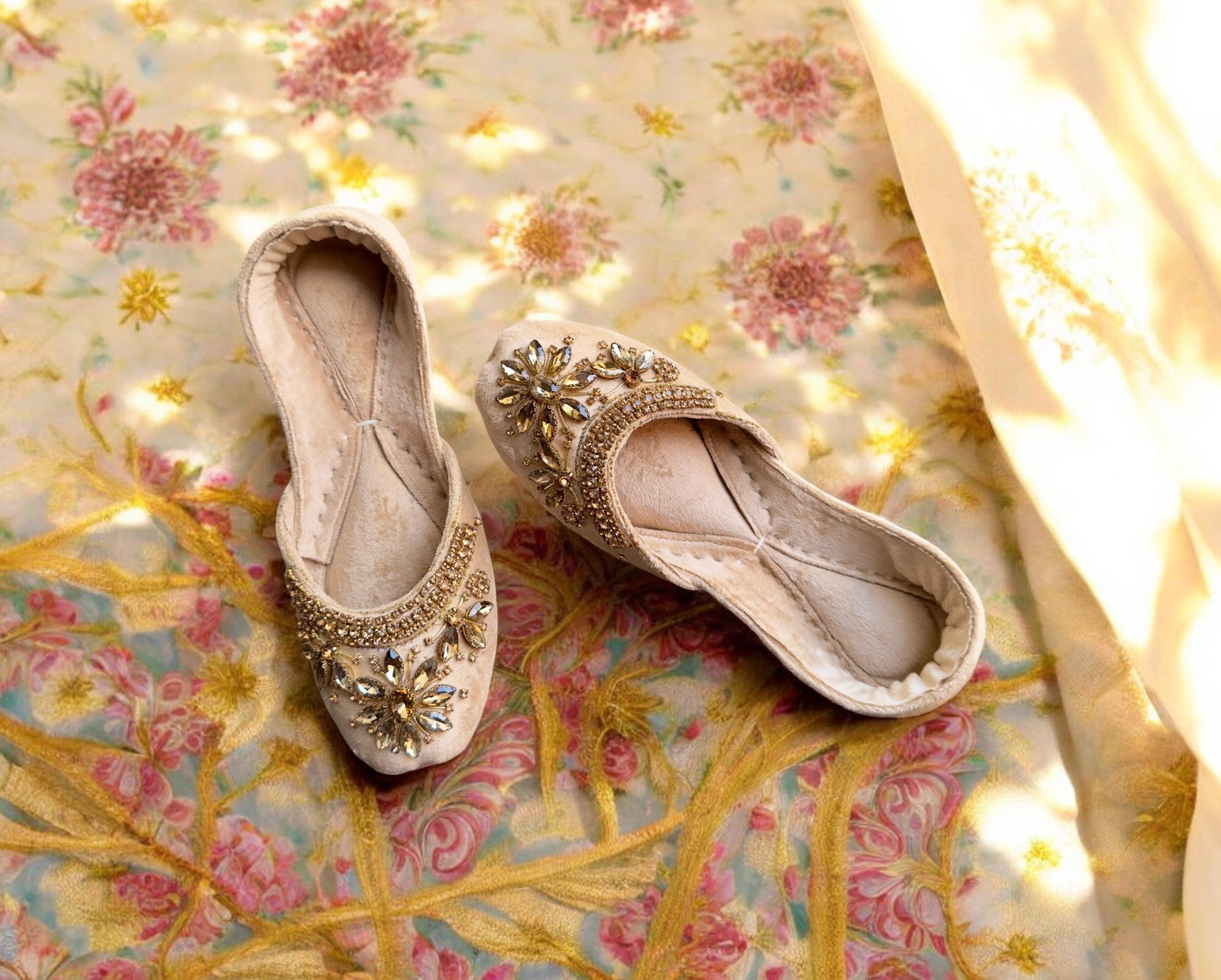 cream Wedding Jutti