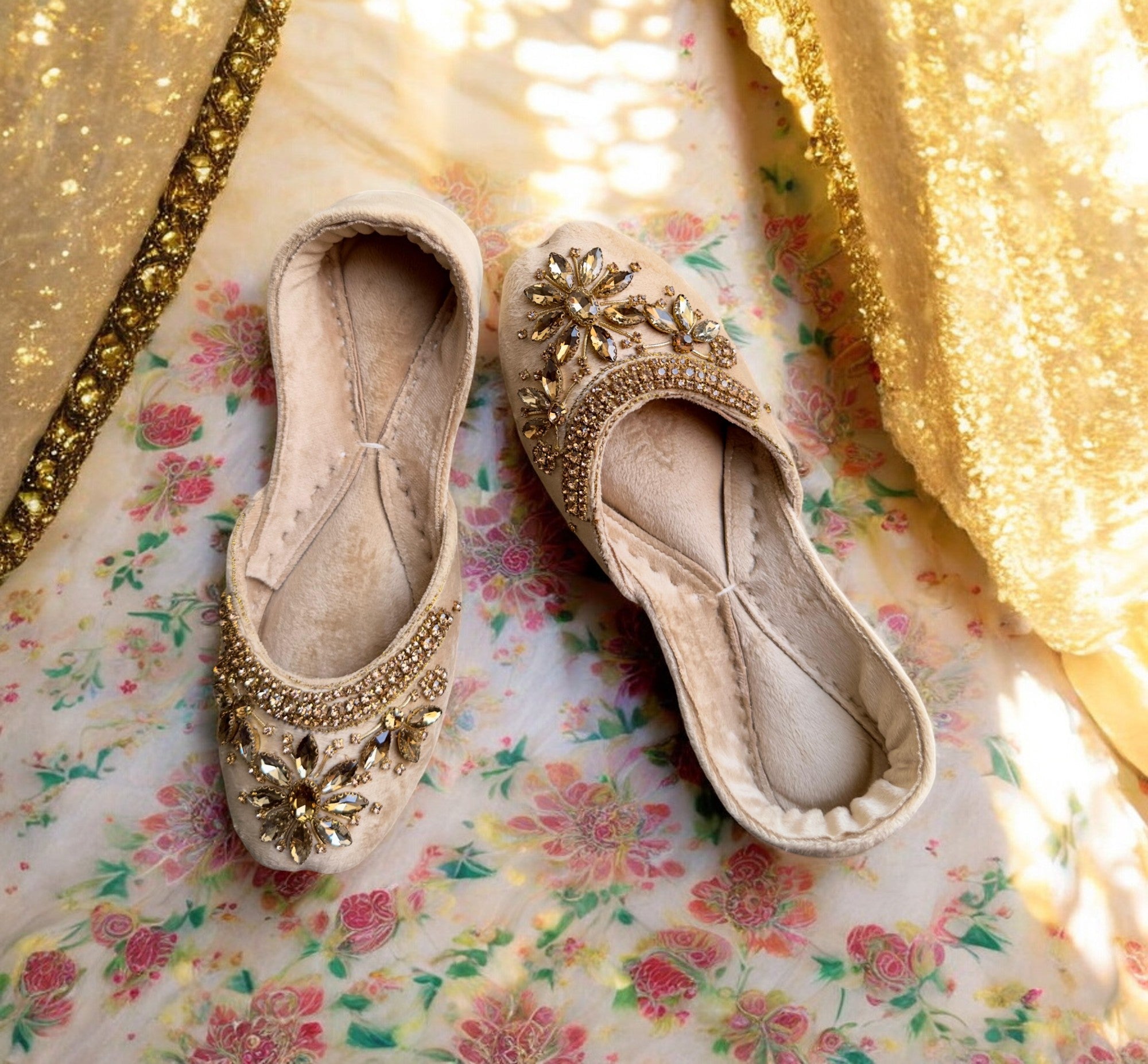 cream bridal jutti 