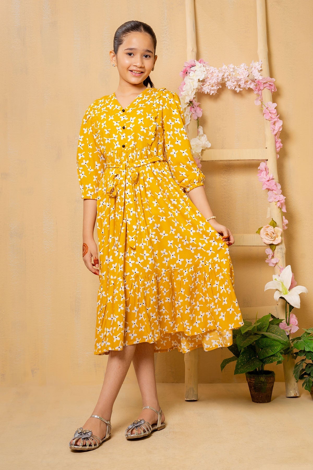 Explore Printed Boski Linen dresses with Eastern maxi designs. Perfect for special occasions, these stylish and comfortable dresses