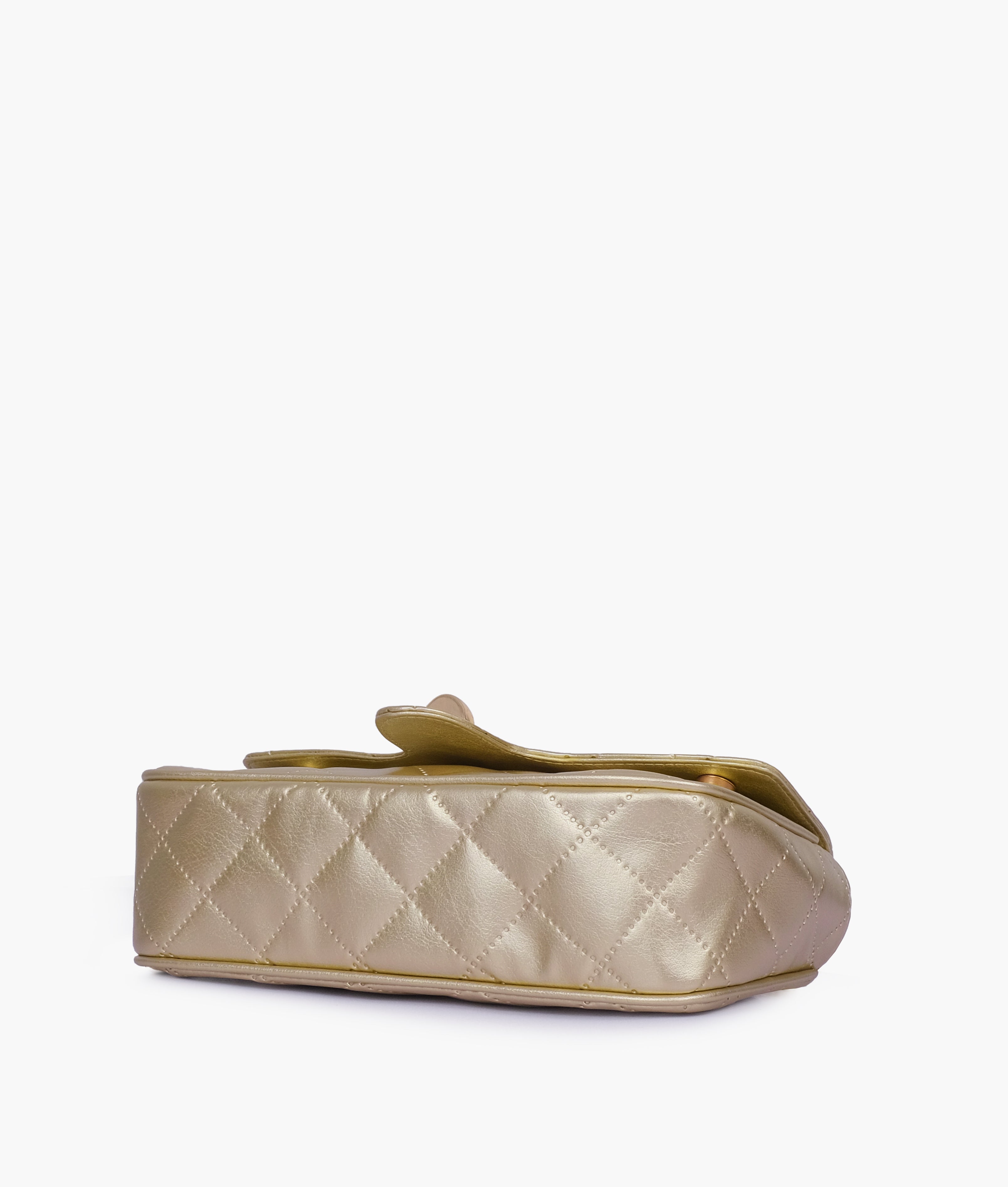 RTW Creation - Golden quilted small shoulder bag with chain