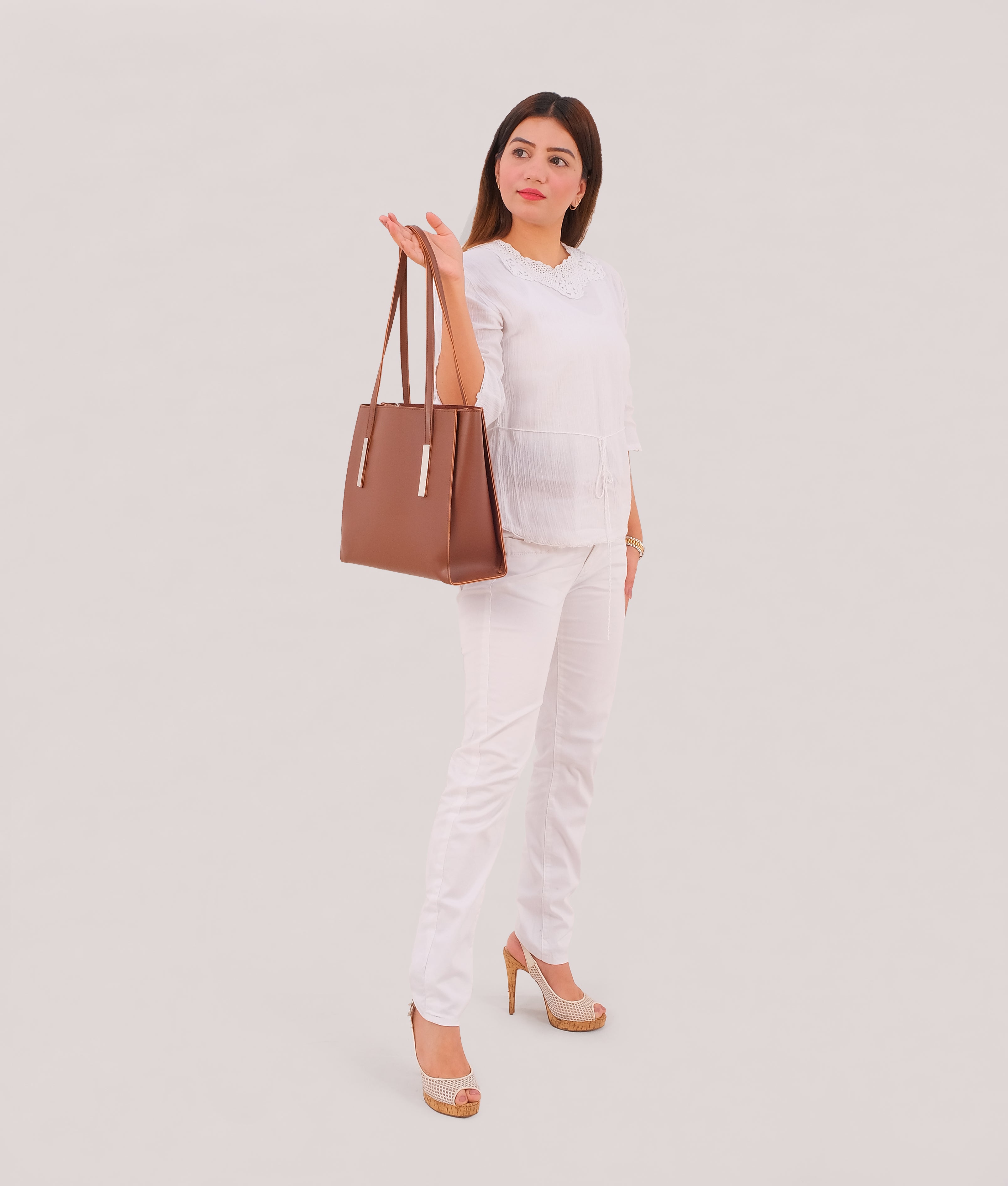 RTW Creation - Brown zipper shoulder bag with long handle