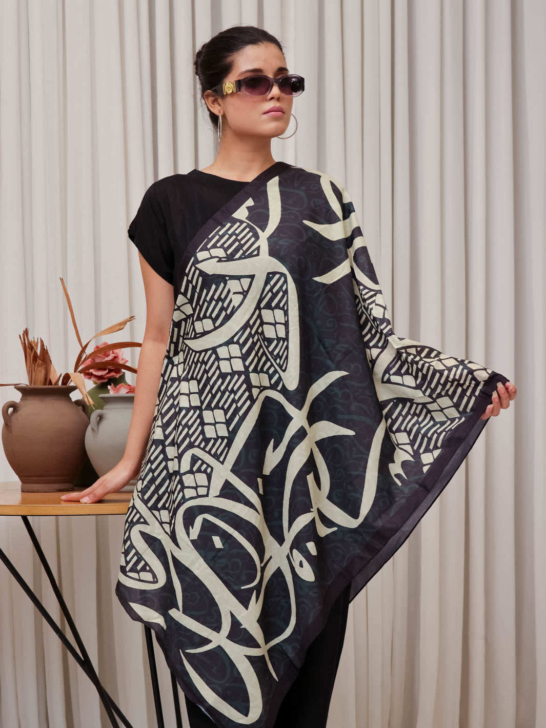 Tng By Md Stole Collection-Mehar Stole (Black And Beige)