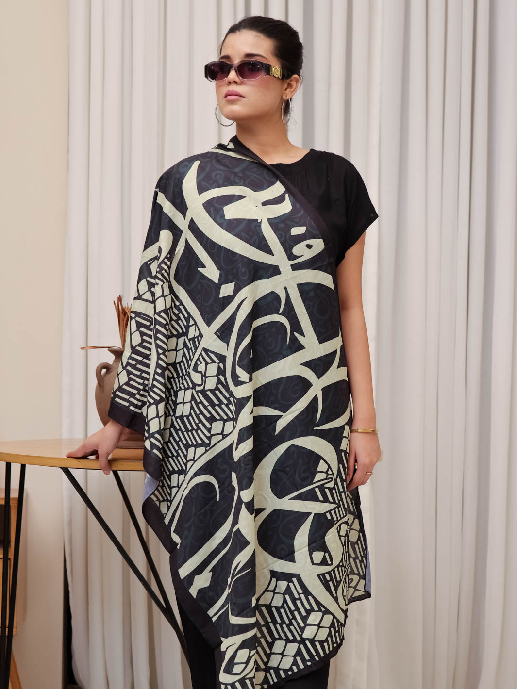 Tng By Md Stole Collection-Mehar Stole (Black And Beige)