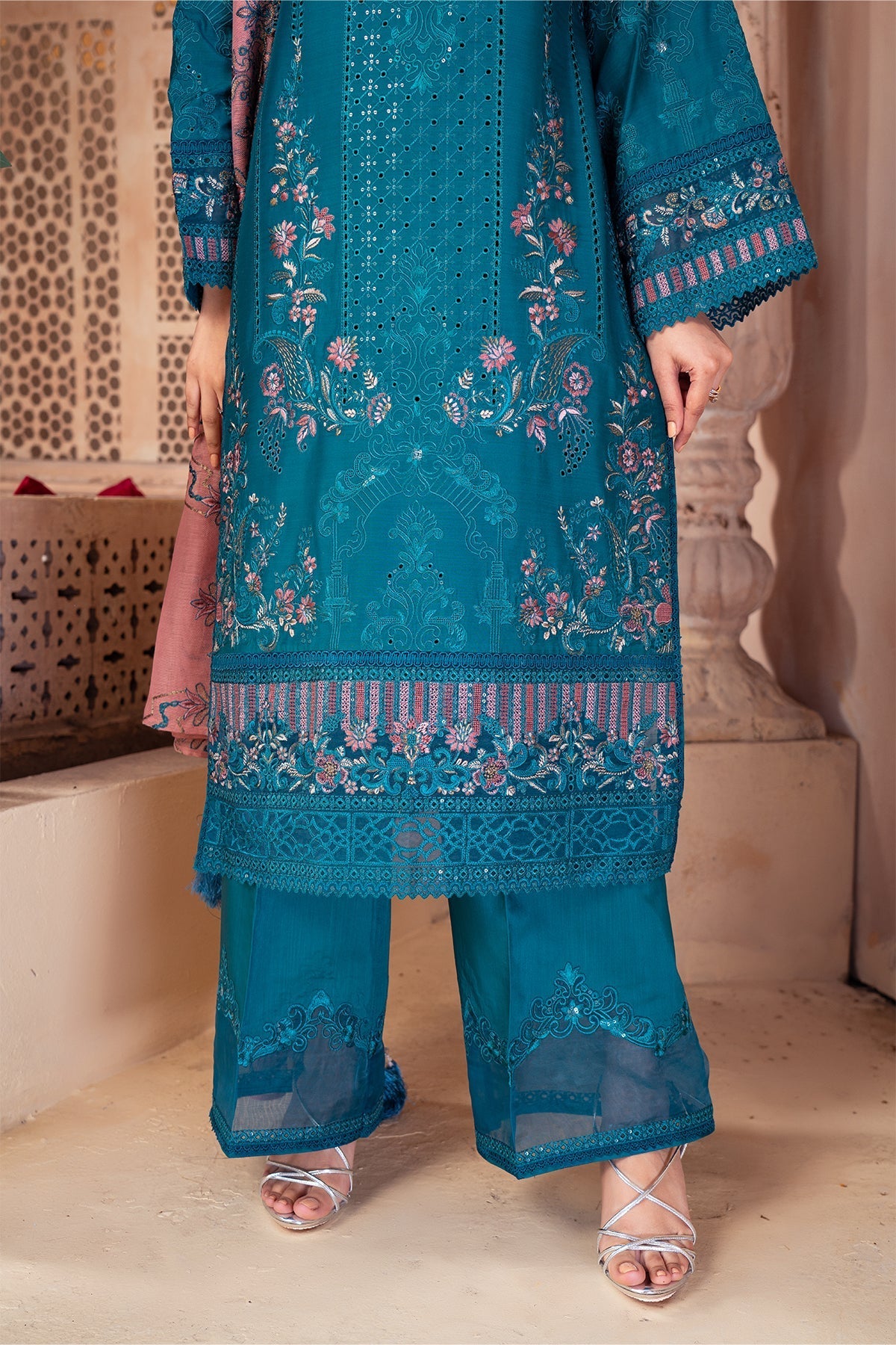 Raya By Imrozia Serene Stitched 3 Piece Winter Collection'2025-IP-113 Suhana