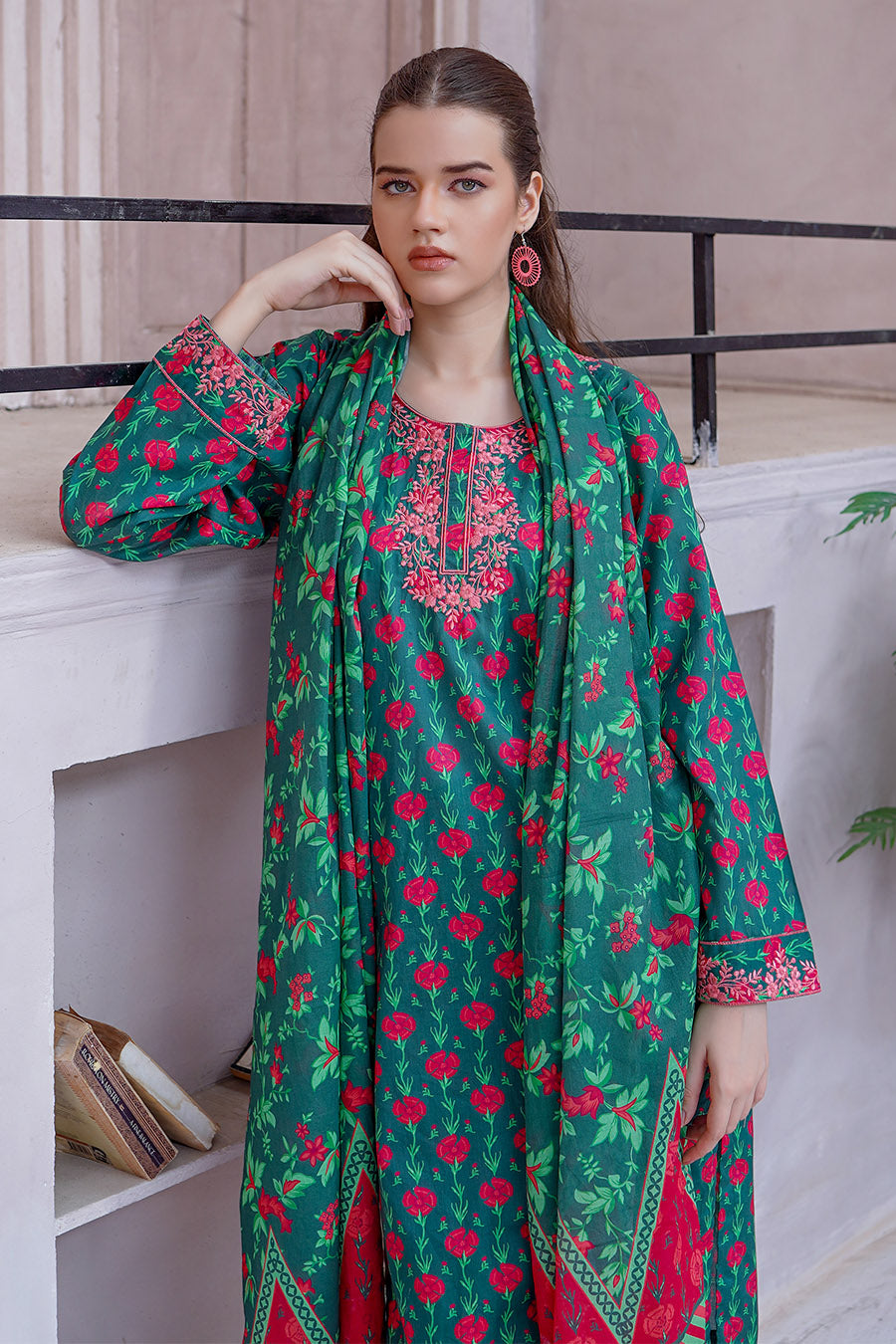 Waniya Stitched 3 Piece Digital Printed & Emb Lawn Collection'2025-LEA