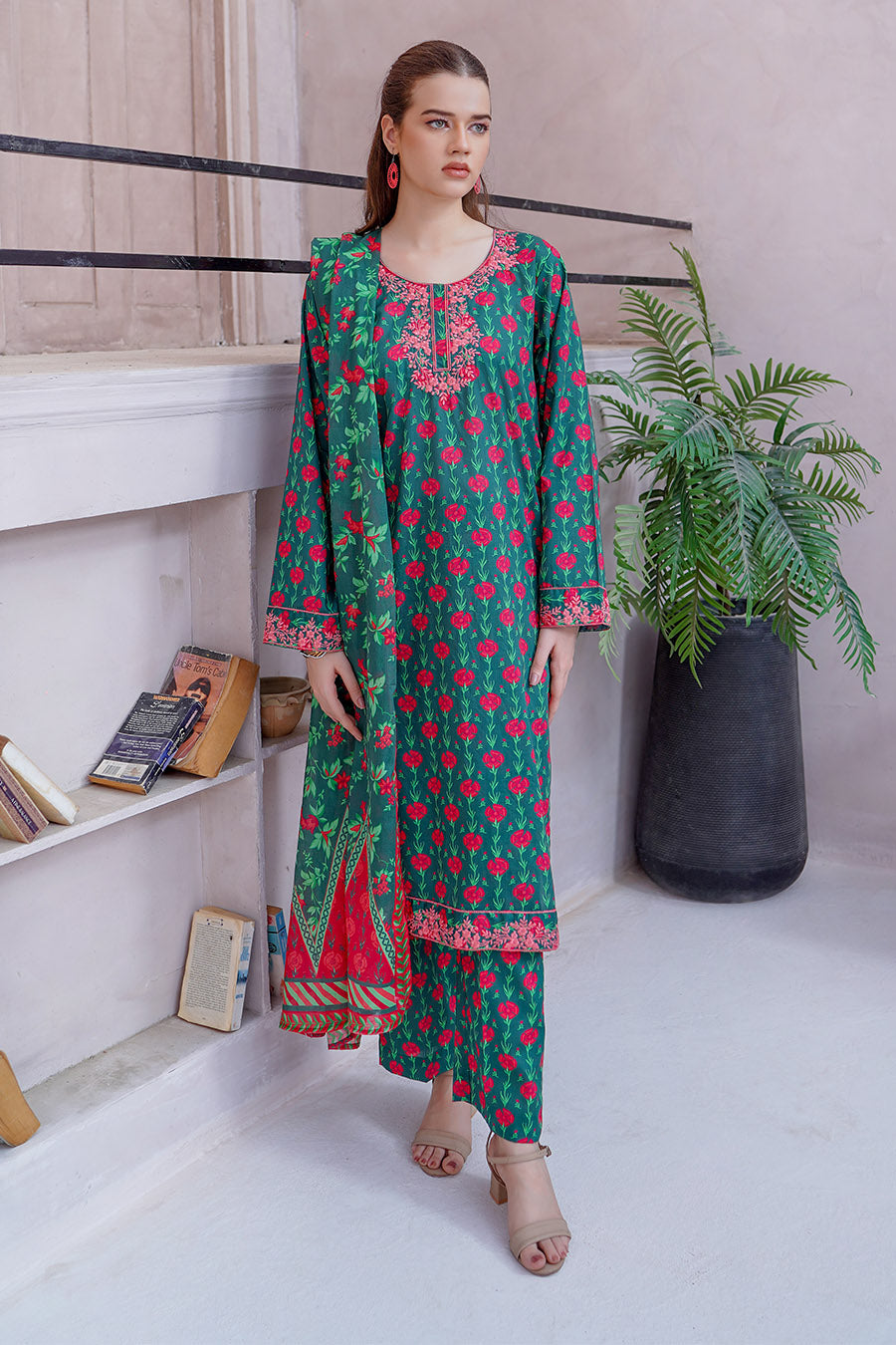 Waniya Stitched 3 Piece Digital Printed & Emb Lawn Collection'2025-LEA