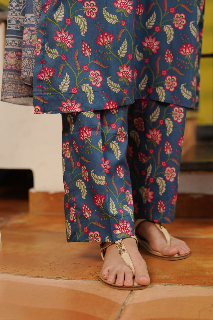 Waniya Stitched 3 Piece Summer Lawn Collection'2025-Wildflower Ink