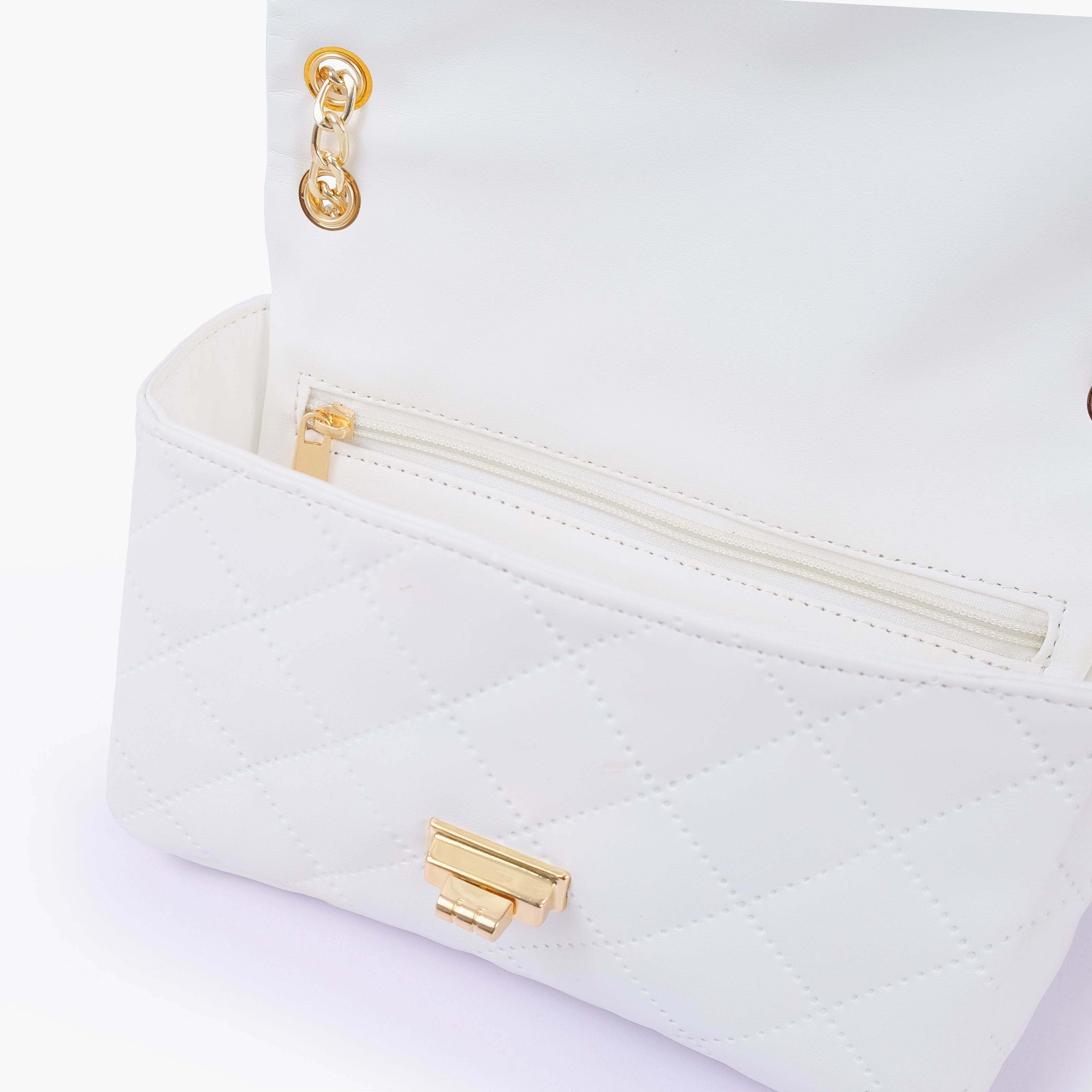 RTW Creation - White quilted mini bag with chain